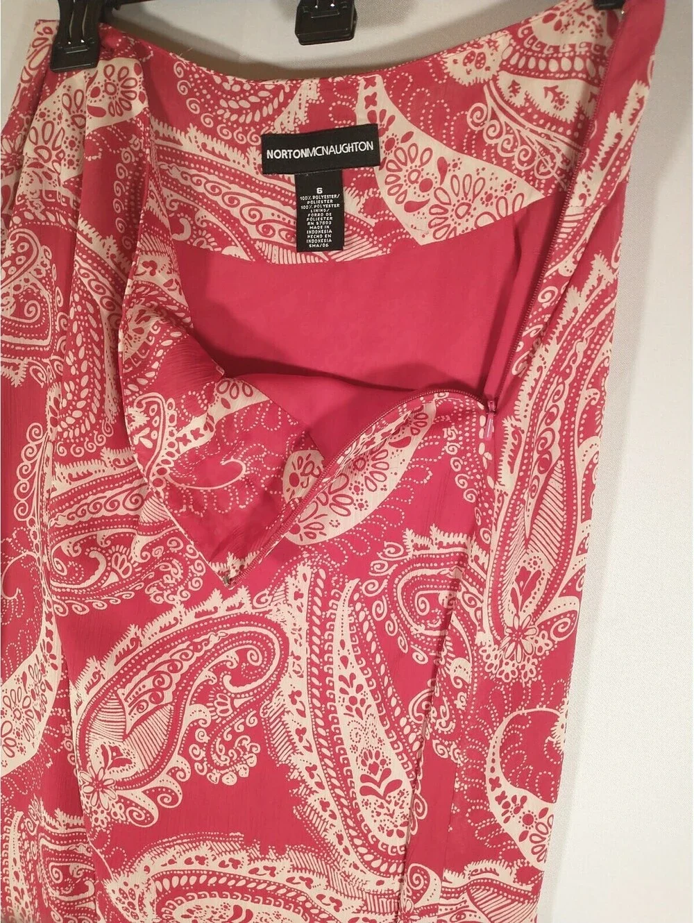 norton mcnaughton skirt Size 6, Red Paisley